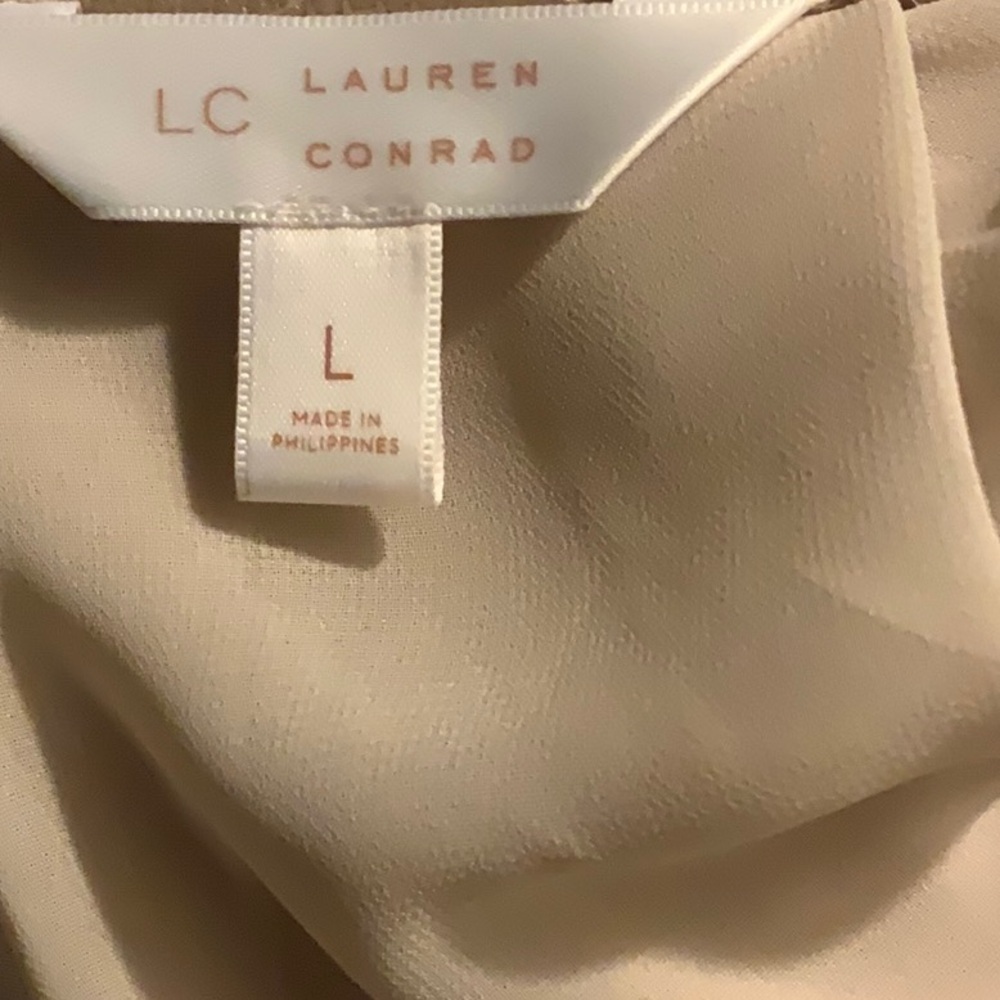 Lauren Conrad long sleeve tan colored blouse with side ties. Size L - Picture 4 of 5
